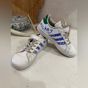 Adidas Kid's x Disney Mickey Mouse Grand Court Shoes 2 Sneaker Hook & Loop